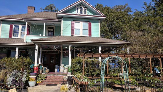 Grumbles House Antiques & Garden Shop